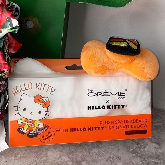 Hello Kitty the Creme Shop Plush Headband and Betsey Johnson Facial Wipes Set - Picture 6 of 7